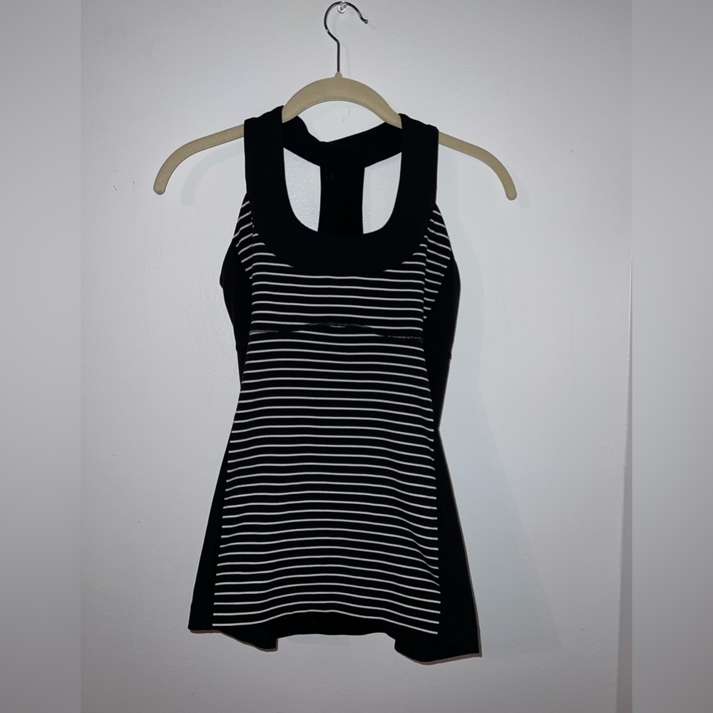 Lululemon Black and White Workout Tank - Excellent Condition!